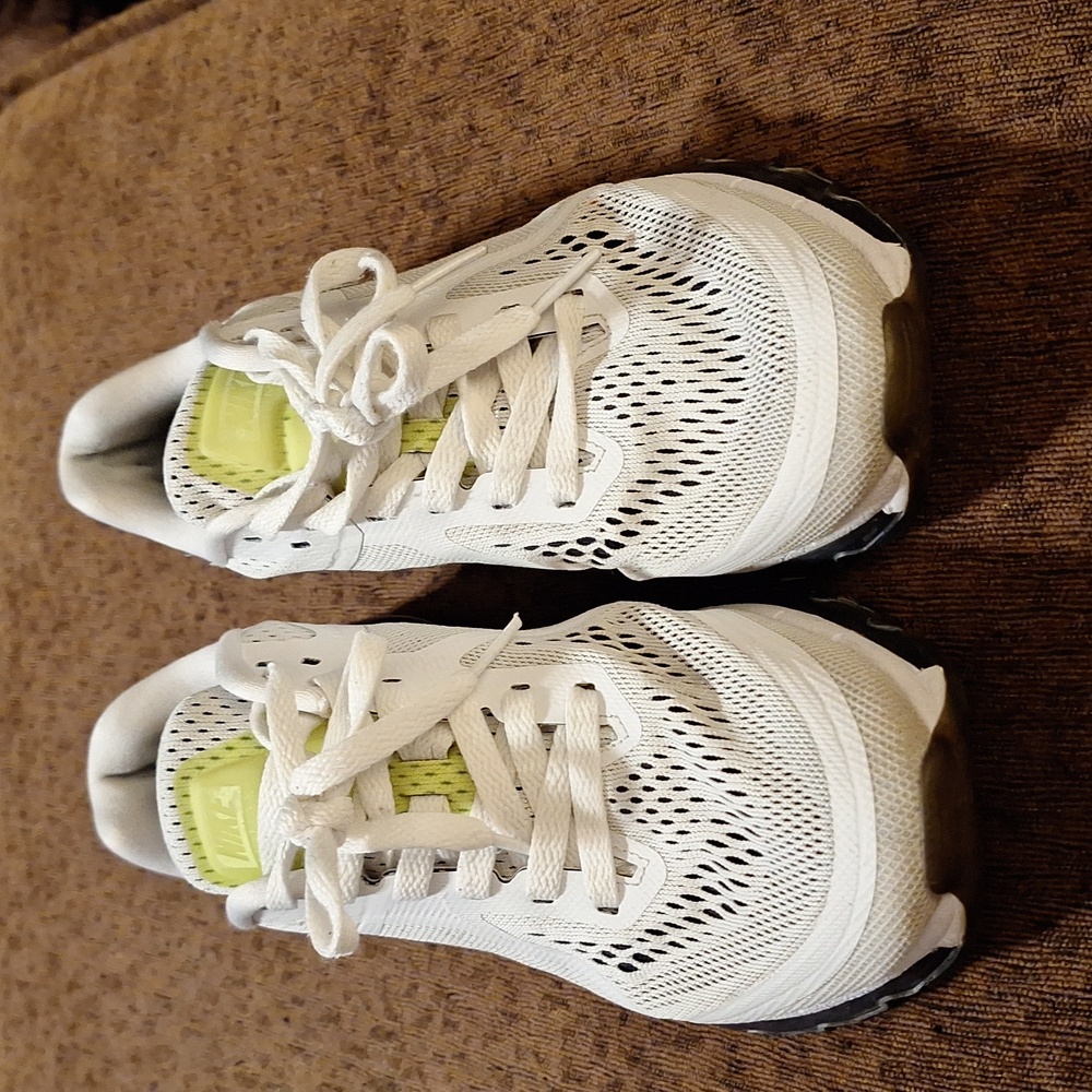 NIKE AIR MAX SZ 9 WMNS